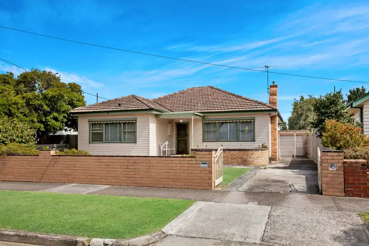 17 Sackville Street, Heidelberg Heights VIC 3081