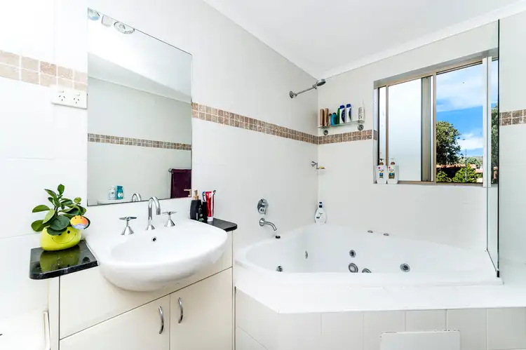 Fifth view of Homely unit listing, 15/12 Waniassa Street, Queanbeyan East NSW 2620