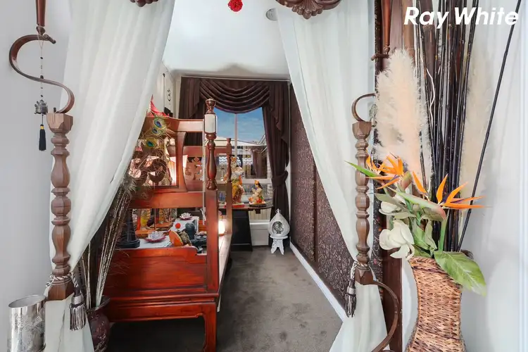 Sixth view of Homely house listing, 10 Sweet Gum Court, Pakenham VIC 3810