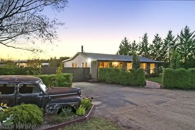 2321 Melbourne - Lancefield, Romsey VIC 3434