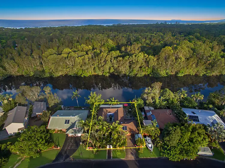 19 Natan Court, Ocean Shores NSW 2483