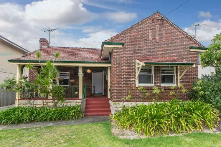 70 Ellesmere Street, Mount Hawthorn WA 6016