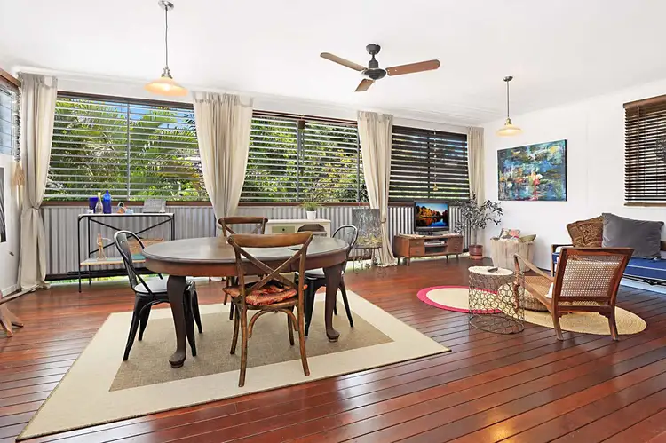 15 Iris Street, Holland Park West QLD 4121