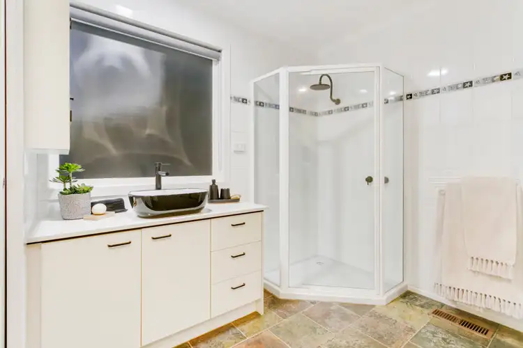 Seventh view of Homely house listing, 5 Brigantine Court, Frankston VIC 3199