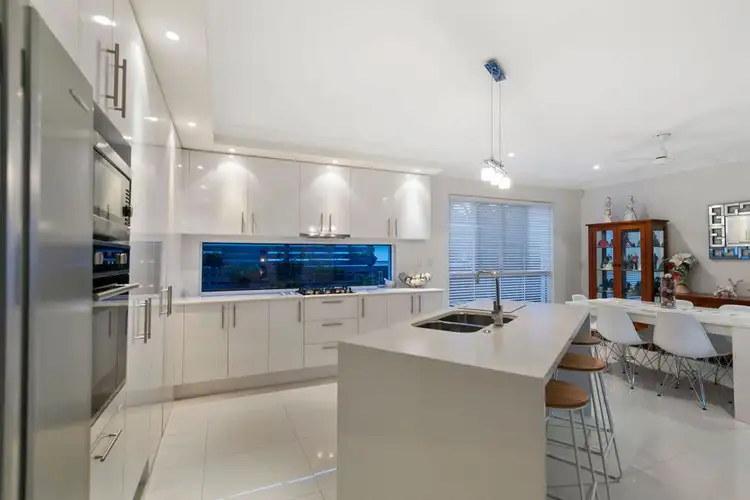 Sixth view of Homely house listing, 100 Perkins Street, Upper Mount Gravatt QLD 4122