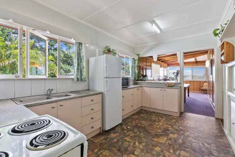 Sixth view of Homely house listing, 10 Primrose Parade, Wynnum QLD 4178