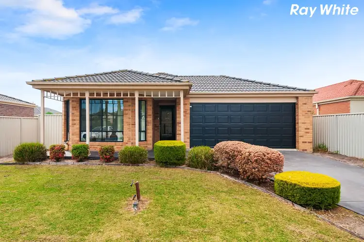 12 Genoa Grove, Pakenham VIC 3810