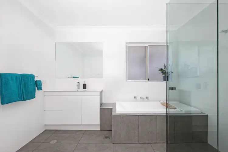 Fifth view of Homely house listing, 4 Yeats Street, Wetherill Park NSW 2164