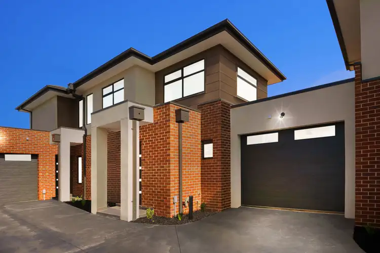Main view of Homely townhouse listing, 2/5 Laha Crescent, Preston VIC 3072