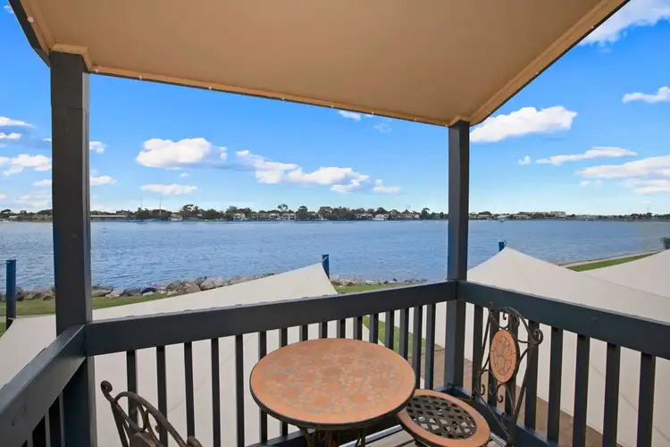 3/17 Lord Hobart Way, West Lakes SA 5021