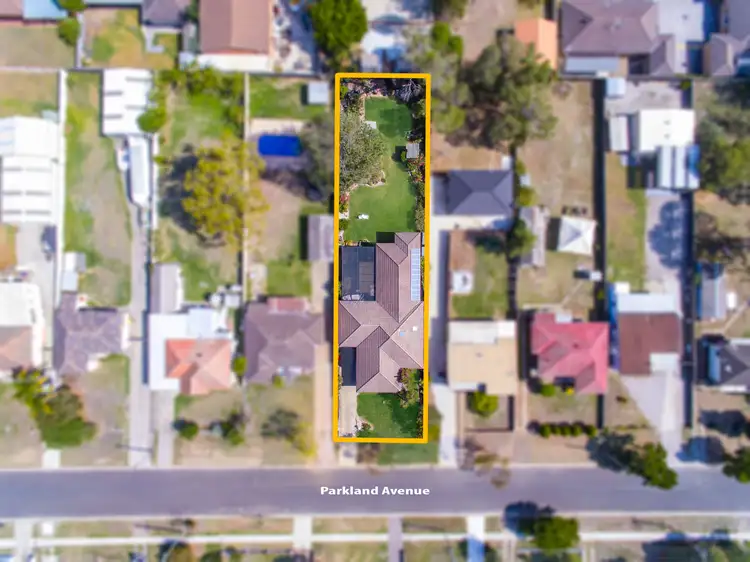 12 Parkland Avenue, Macquarie Fields NSW 2564