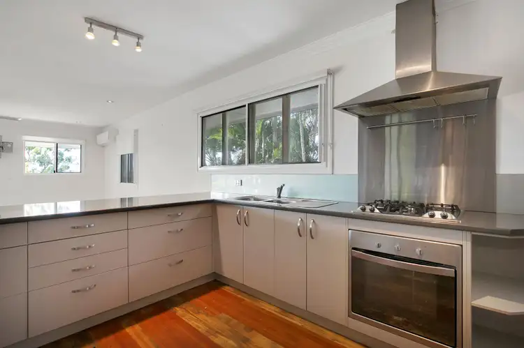 Fourth view of Homely house listing, 7 Amoria Street, Mansfield QLD 4122