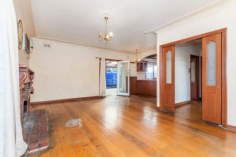 Fifth view of Homely house listing, 5 Hillcrest Avenue, Ringwood VIC 3134