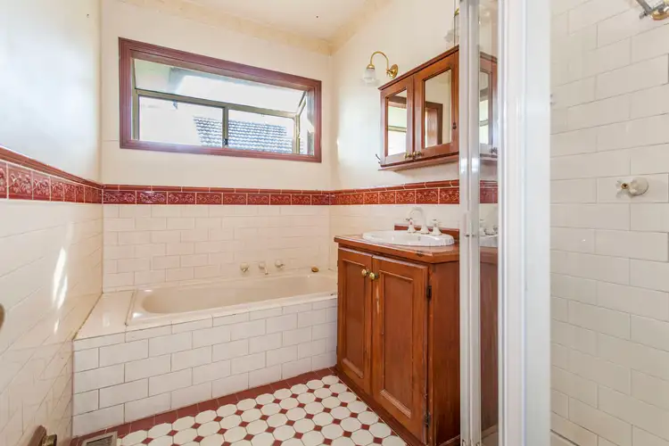 Sixth view of Homely house listing, 5 Hillcrest Avenue, Ringwood VIC 3134