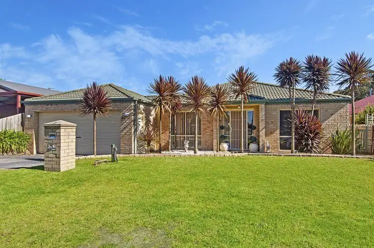 19 Hooper Drive, Skye VIC 3977