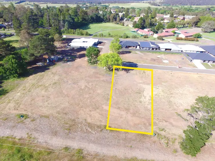 12 Huxtable Place, Goulburn NSW 2580