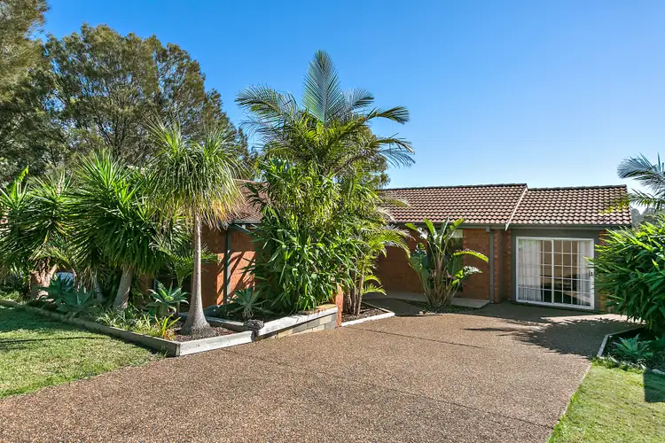 6 Nalong Place, Oak Flats NSW 2529