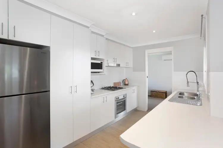 3 Gladys Avenue, Berkeley Vale NSW 2261