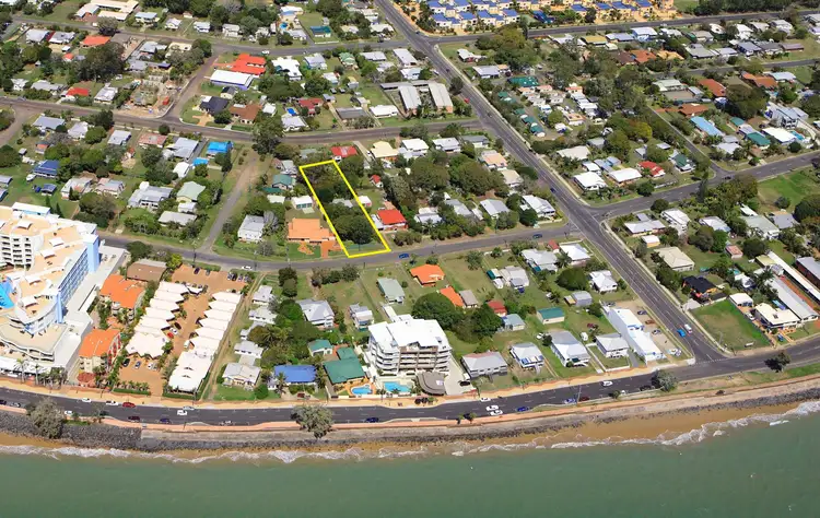 11 Hibiscus Street, Urangan QLD 4655