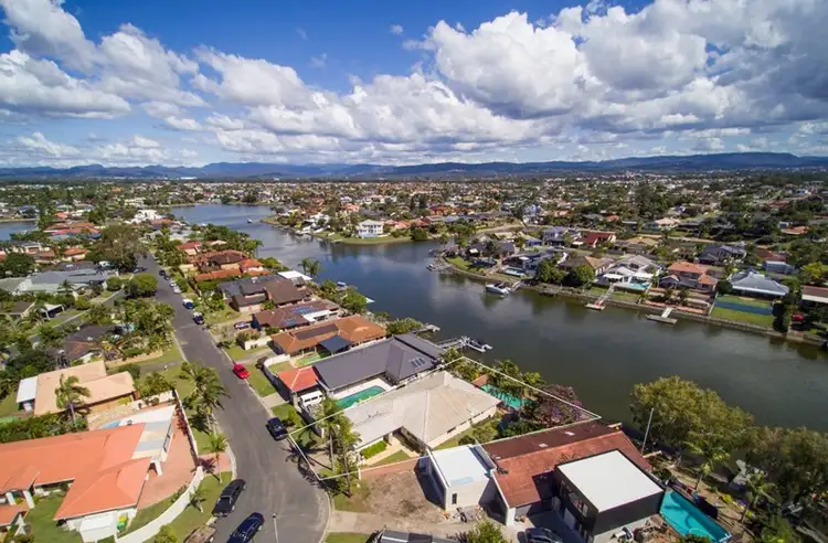 48 Claymore Crescent, Sorrento QLD 4217