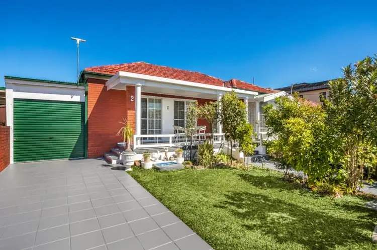2 Lynwen Crescent, Banksia NSW 2216