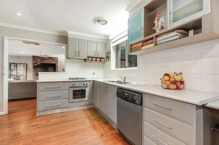 Second view of Homely house listing, 5 Merlin Court, Frankston VIC 3199