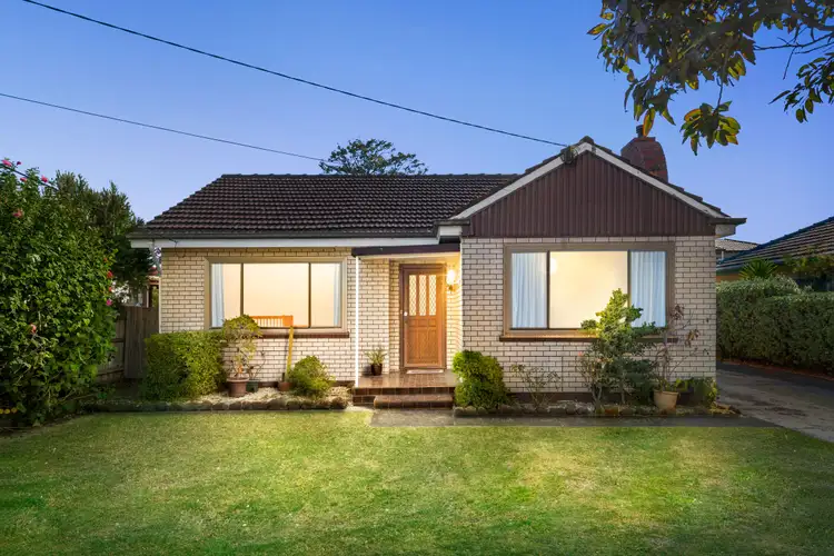 Main view of Homely unit listing, 1/15 Jason Street, Oakleigh South VIC 3167