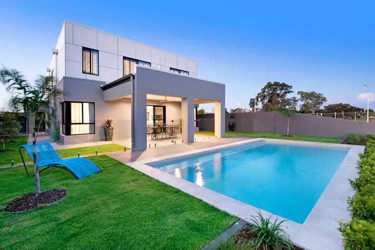 Second view of Homely house listing, 4 Lakeview Boulevard, Mermaid Waters QLD 4218