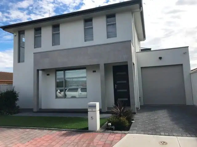 5 Rowney Avenue