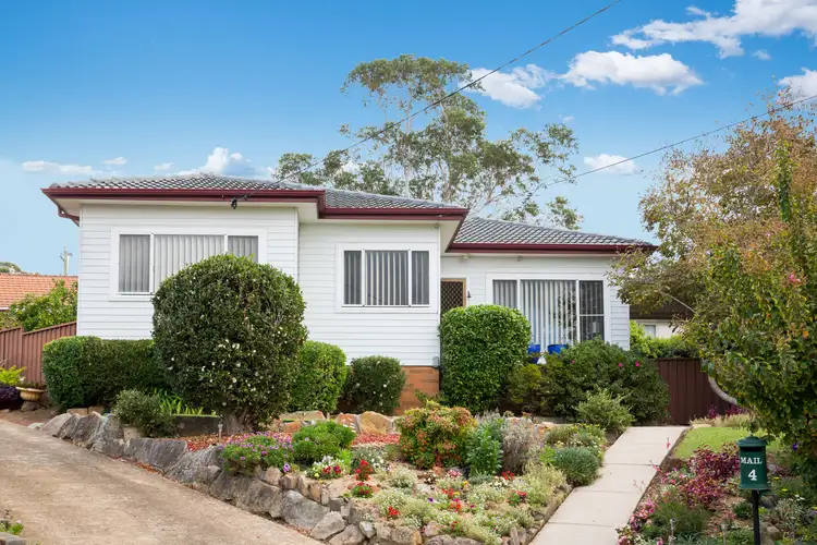 4 Calpac Place, Old Toongabbie NSW 2146