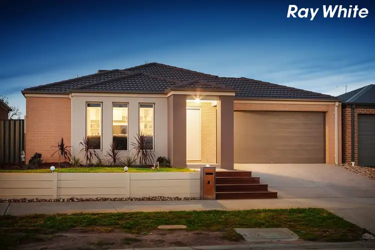 25 Superior Waters, Pakenham VIC 3810