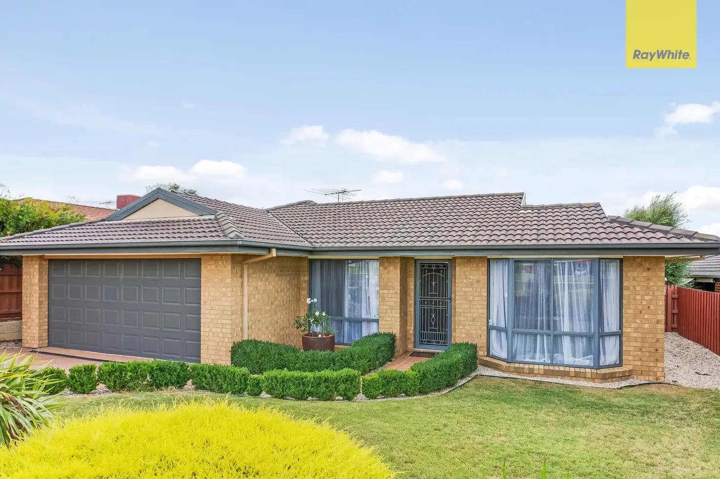 Main view of Homely house listing, 25 Kanmore Crescent, Hillside VIC 3037