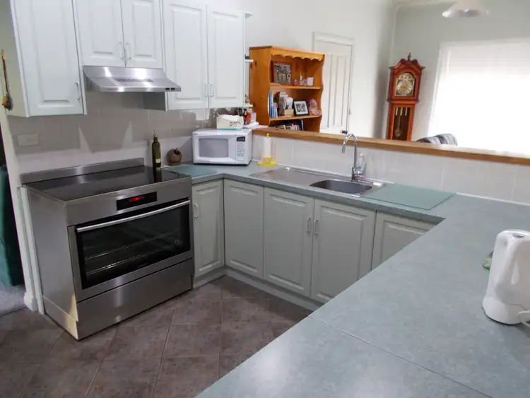 Sixth view of Homely house listing, 10 Smith Avenue, Bordertown SA 5268