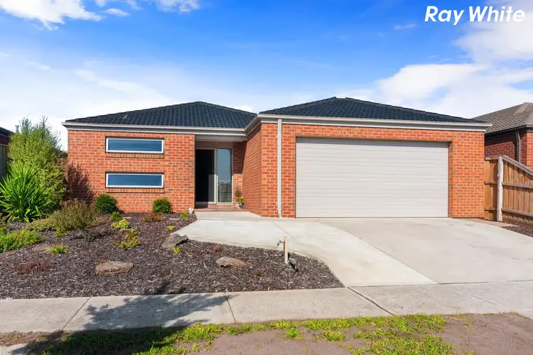 52 Greendale Boulevard, Pakenham VIC 3810
