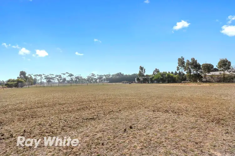 120 Coonawarra Drive, Lara VIC 3212
