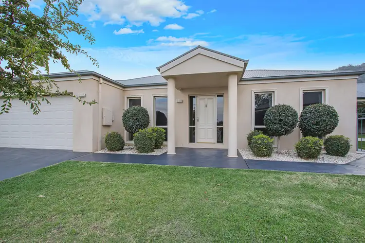 2 Sarah Court, West Wodonga VIC 3690
