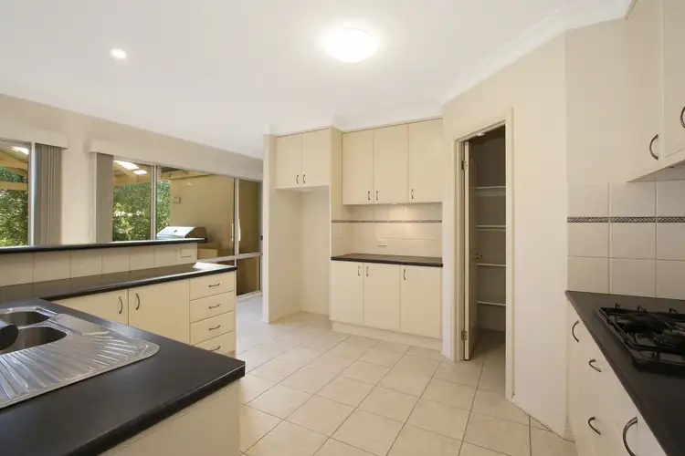 Fifth view of Homely house listing, 2 Sarah Court, West Wodonga VIC 3690