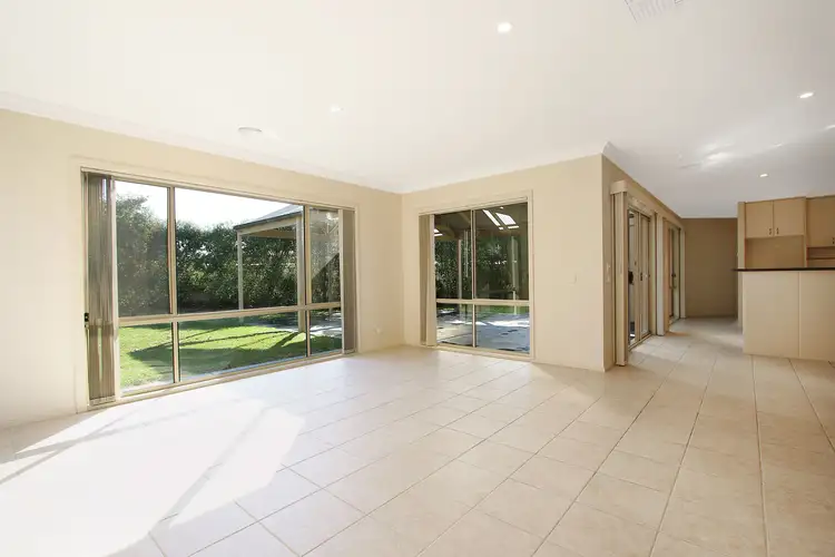 Sixth view of Homely house listing, 2 Sarah Court, West Wodonga VIC 3690