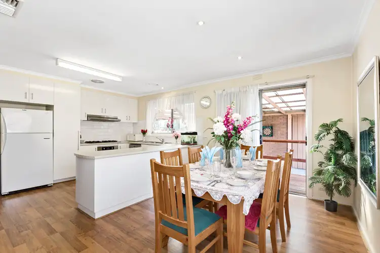 52 Denver Crescent, Mulgrave VIC 3170