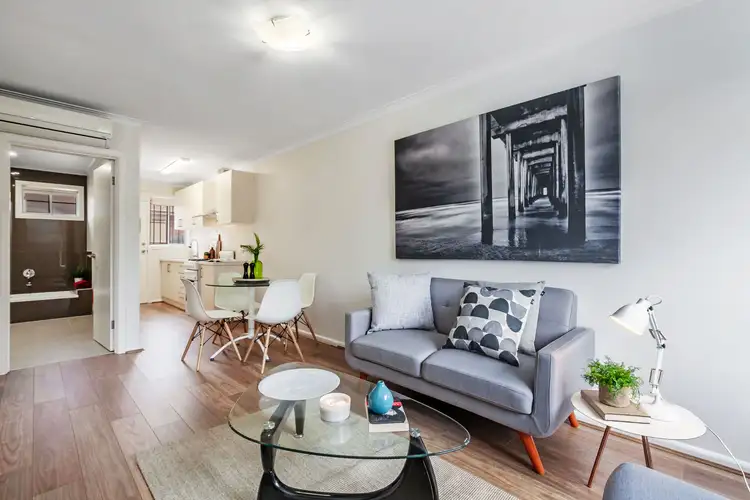 Main view of Homely unit listing, 2/15 Cheddar Road, Reservoir VIC 3073