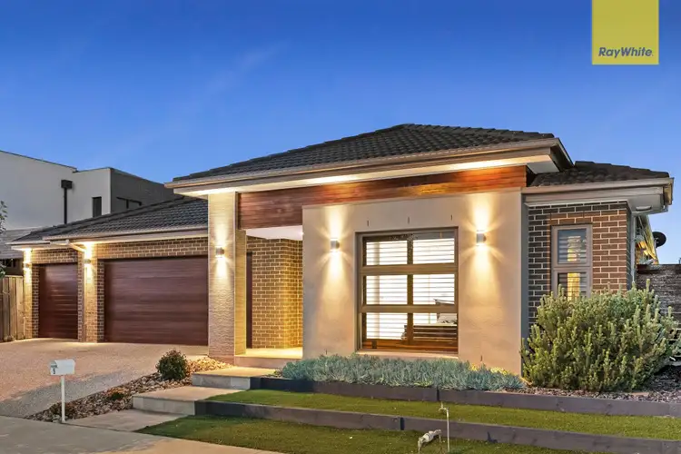 5 Balerno Way, Taylors Hill VIC 3037