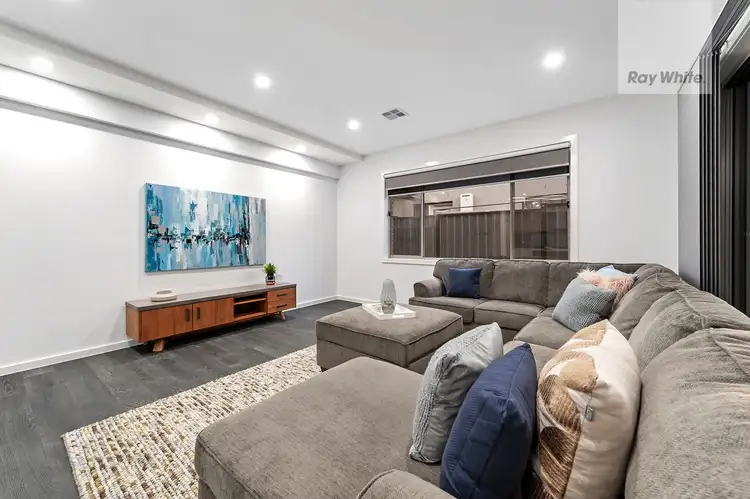 Sixth view of Homely house listing, 5 Freshwater Drive, Craigieburn VIC 3064