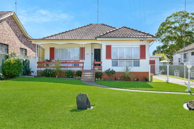 8 Uralba Street, West Wollongong NSW 2500