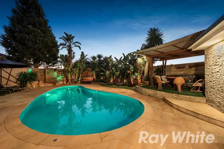 9 Hobson Crescent, Mill Park VIC 3082