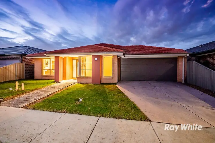 18 Boonwurrung Street, Cranbourne East VIC 3977