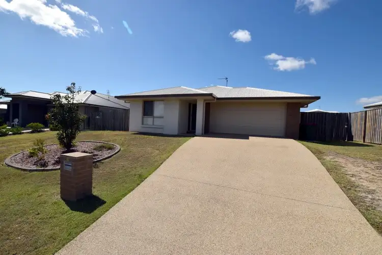 33 Parkway Crescent, Kirkwood QLD 4680