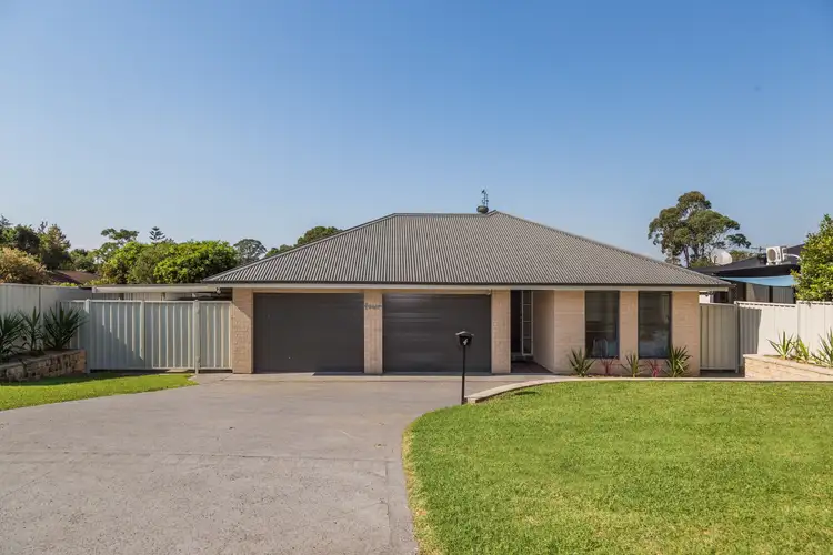 4 Lyndhurst Drive, Bomaderry NSW 2541
