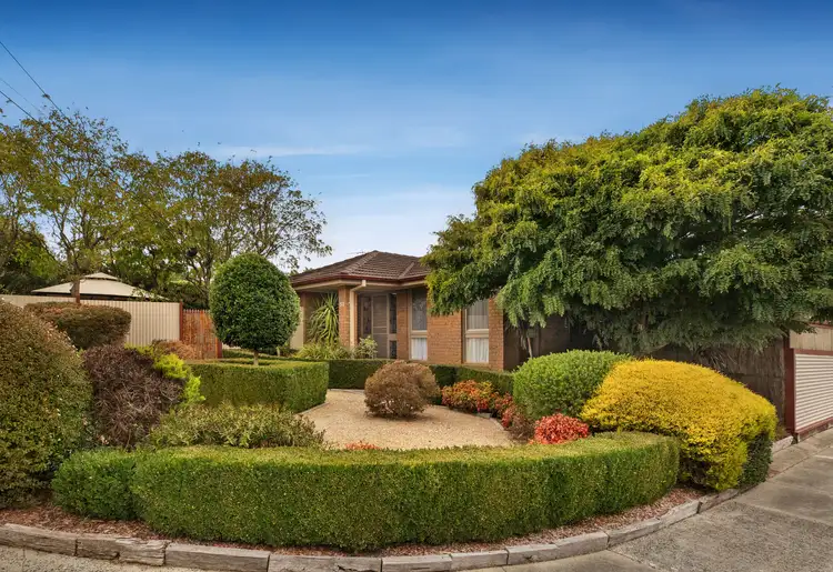 52 Raphael Drive, Wheelers Hill VIC 3150