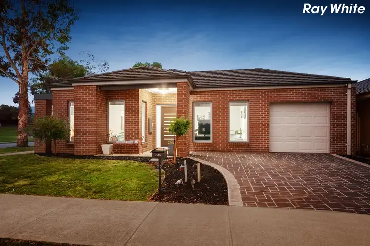 22 Lagoon Row, Officer VIC 3809