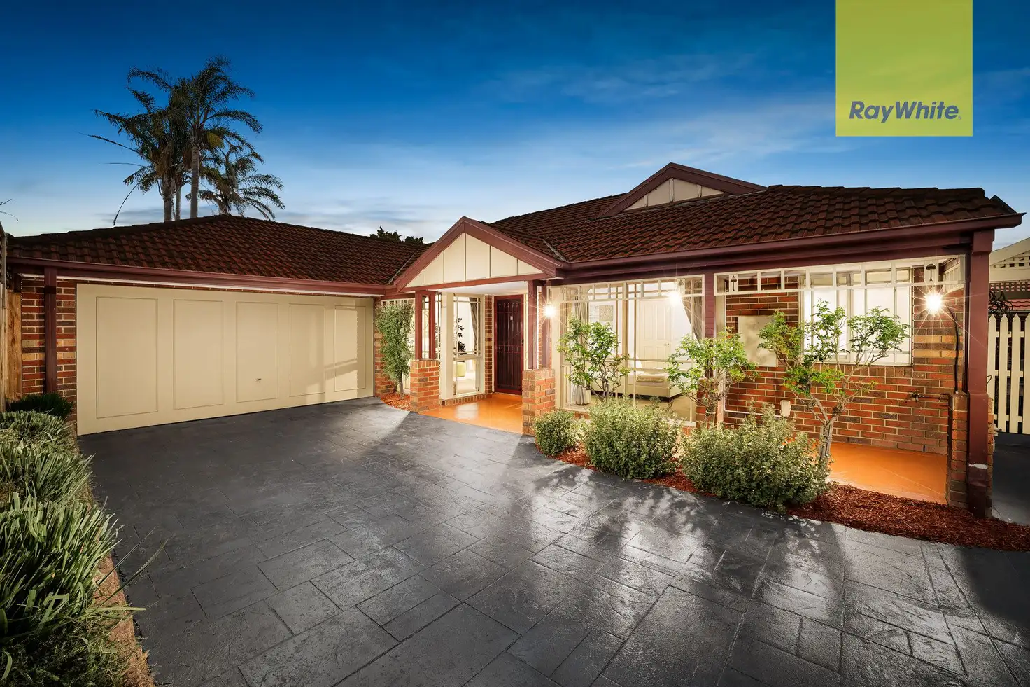 Main view of Homely unit listing, 2/5 Hadlow Drive, Wantirna VIC 3152